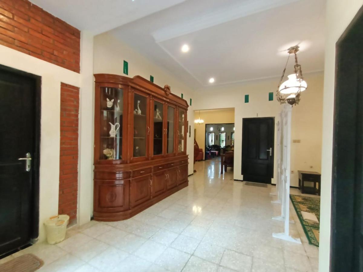 Rumah Kami Guest House Yogyakarta Exterior photo