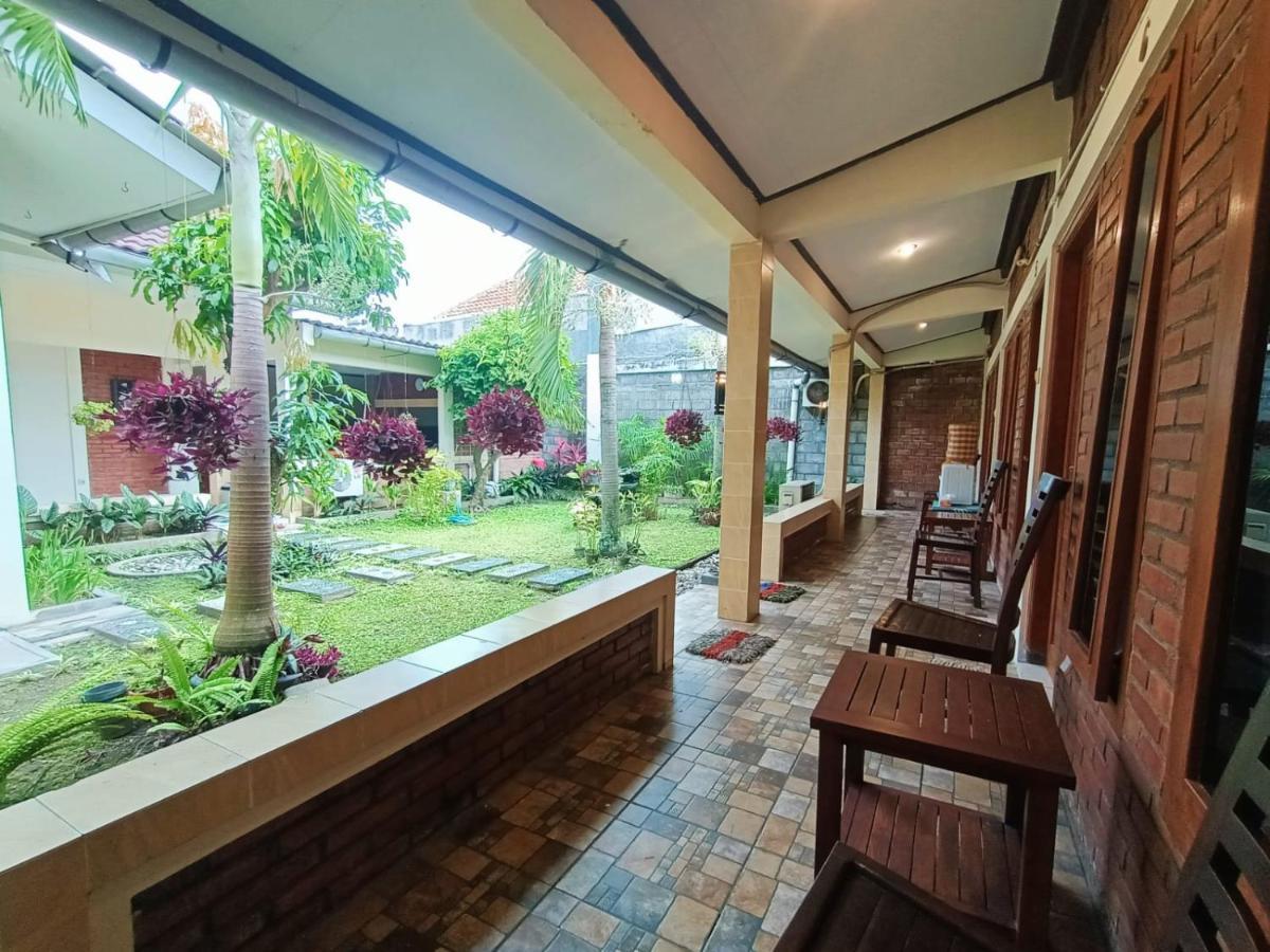 Rumah Kami Guest House Yogyakarta Exterior photo